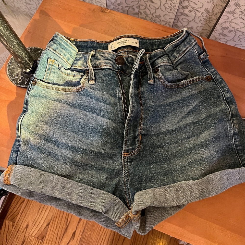 A&F Jean Short